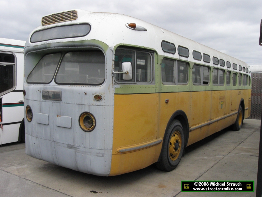 Alameda Contra Costa Transit District (ac Transit) Gmc Old Look Buses 